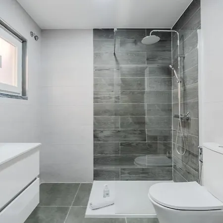 Atlantic Ocean - 4 Bedrooms - Ocean Front *