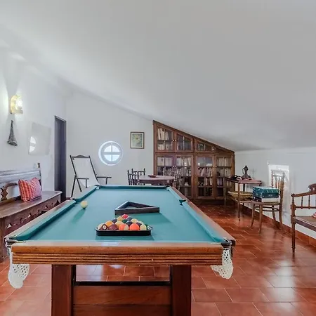 Atlantic Ocean - 4 Bedrooms - Ocean Front 펜션