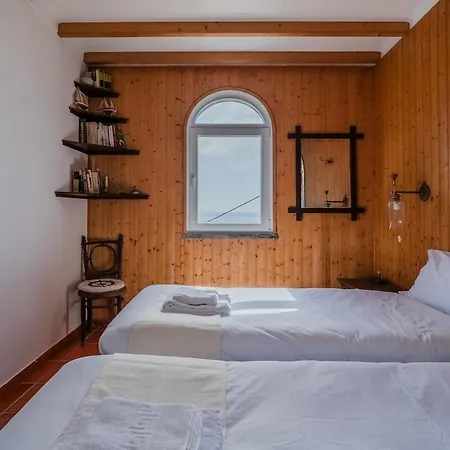 Atlantic Ocean - 4 Bedrooms - Ocean Front 펜션