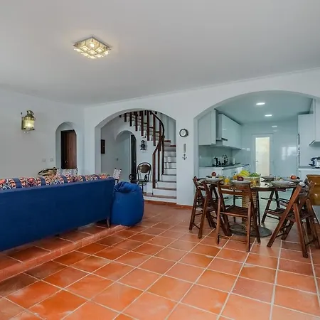Atlantic Ocean - 4 Bedrooms - Ocean Front 度假居