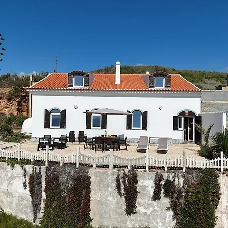 Villa Atlantic Ocean - 4 Bedrooms - Ocean Front Sao Pedro da Cadeira