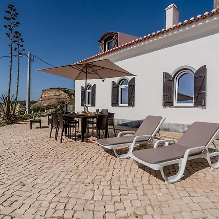 Atlantic Ocean - 4 Bedrooms - Ocean Front Villa